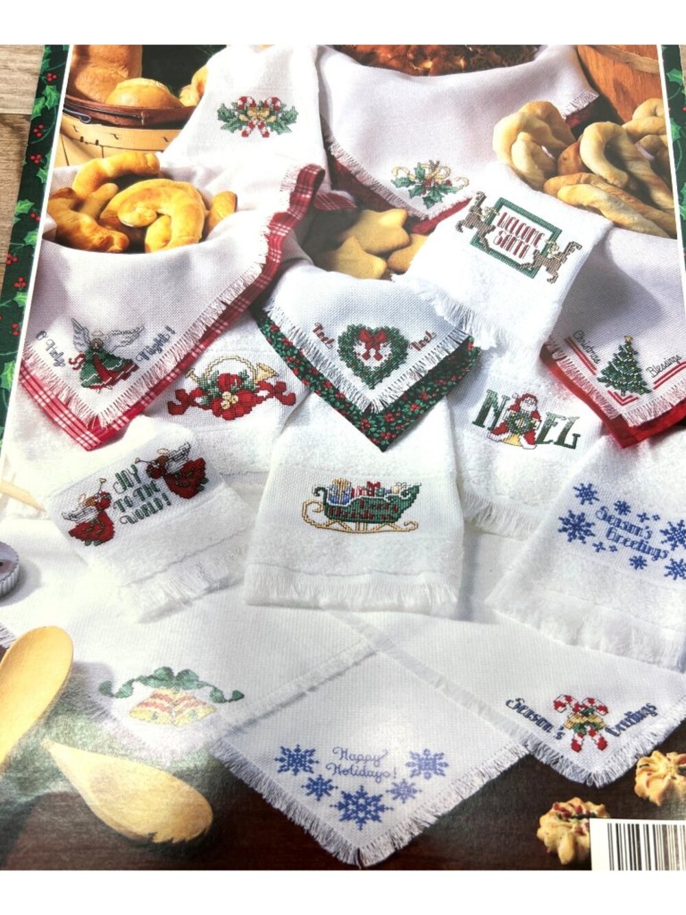Leisure Arts Christmas Towels & Bread Cloths Leaflet 2944